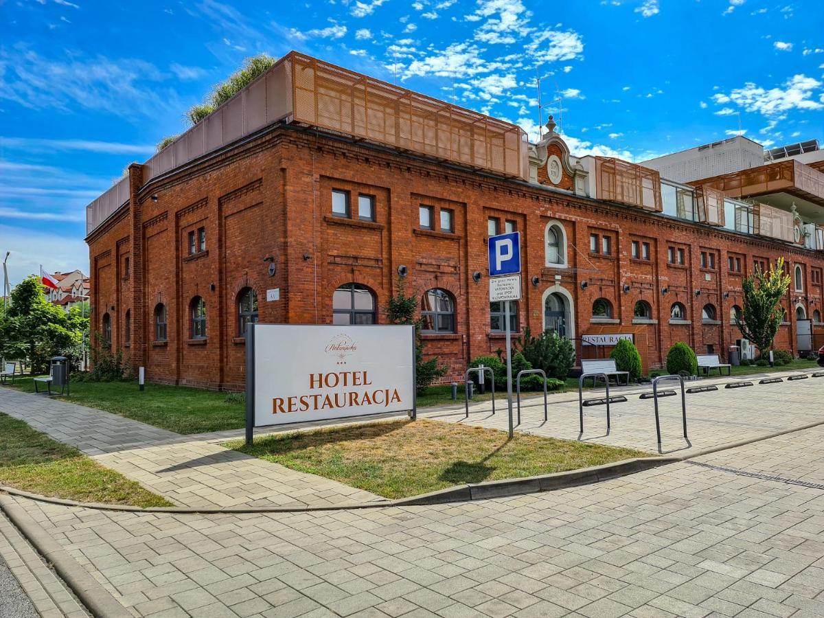 Antoninska Hotel & Apartamenty レシュノ エクステリア 写真