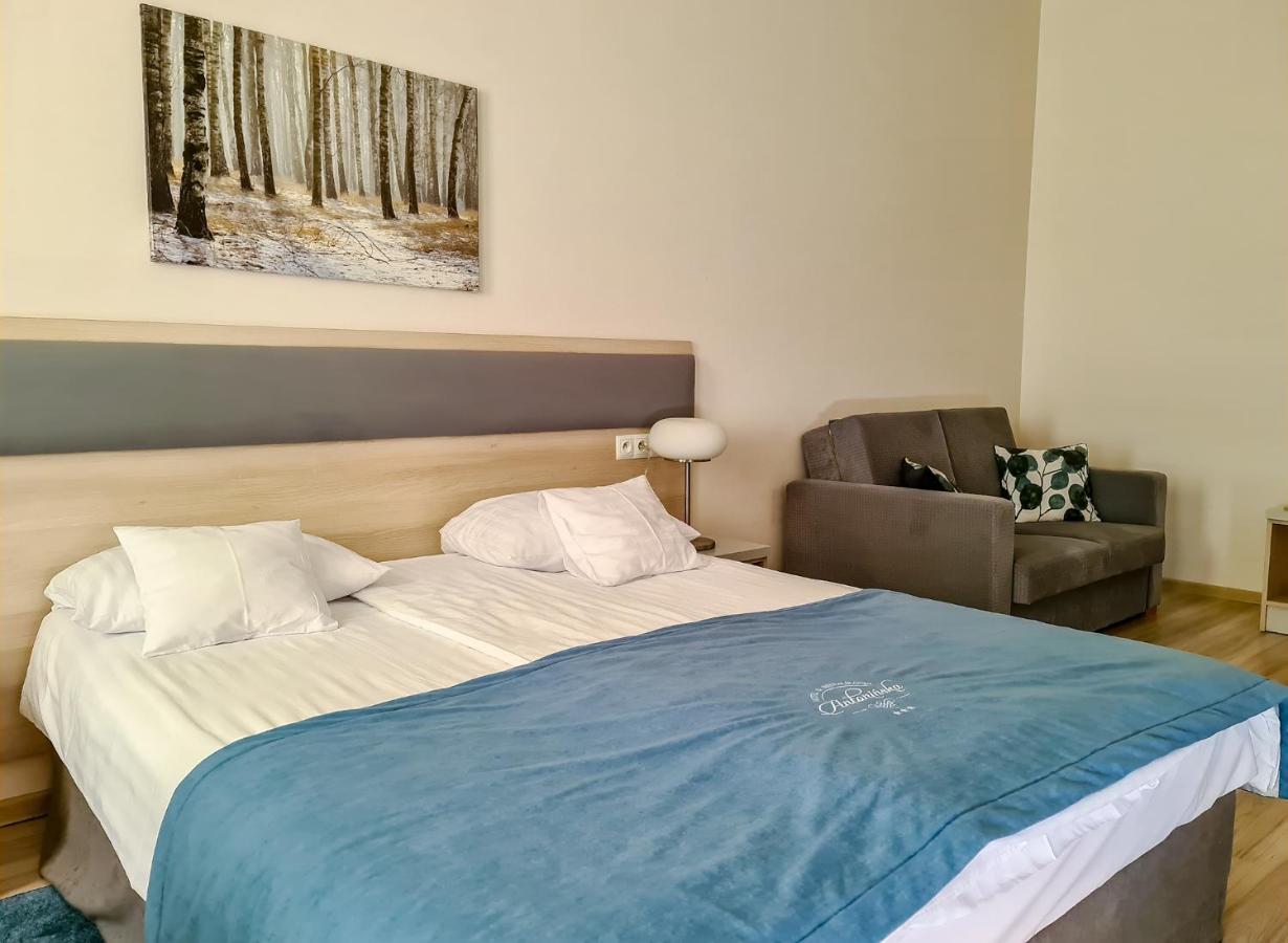 Antoninska Hotel & Apartamenty レシュノ エクステリア 写真