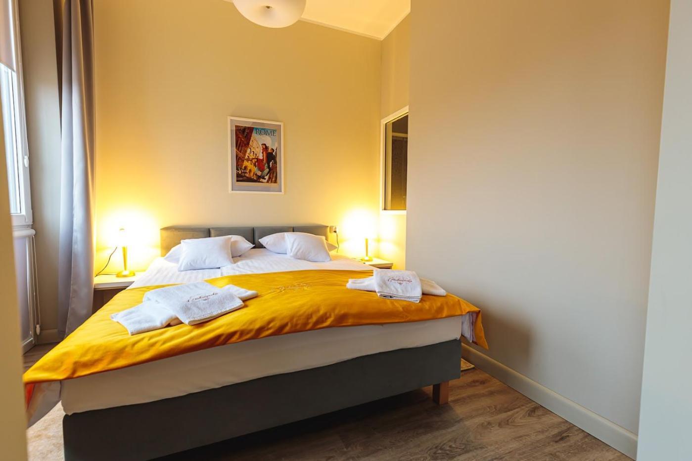 Antoninska Hotel & Apartamenty レシュノ エクステリア 写真